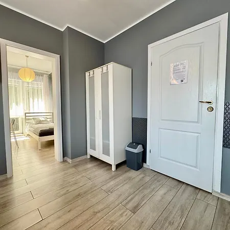 홈스테이 Goscinne Grafit *