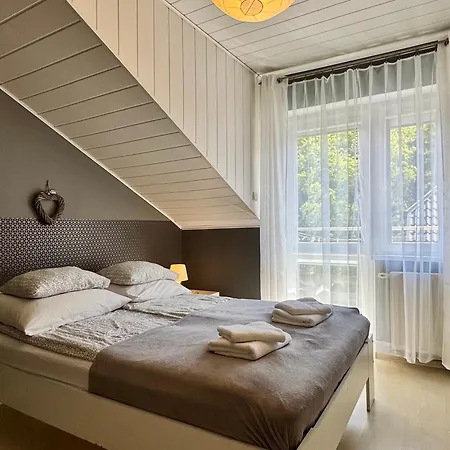 홈스테이 Goscinne Grafit